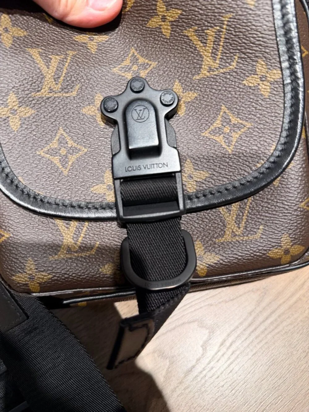 Louis Vuitton Quest Messenger